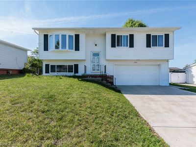 10201 Munich Dr, Parma, OH, 44130