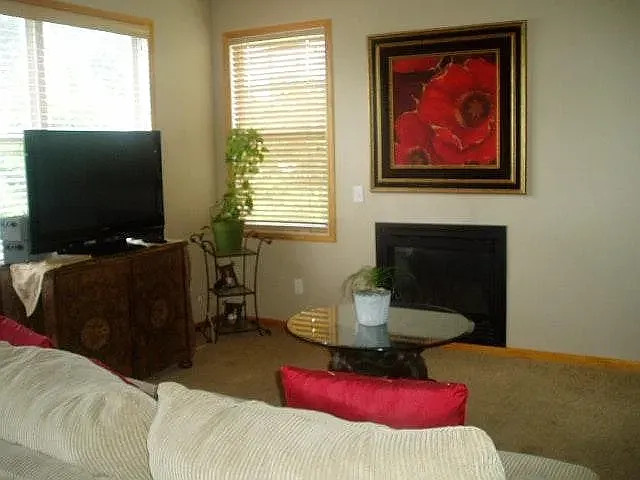 4599 Blaylock Cir — Photo 6