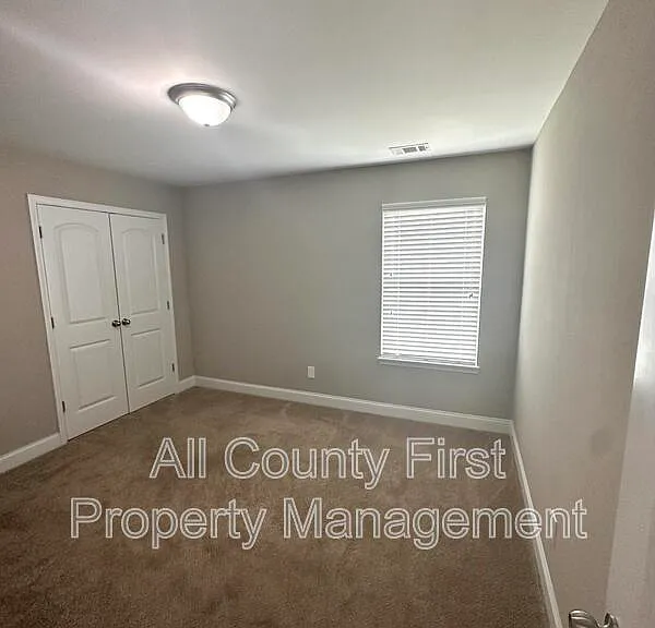 553 Sprayberry Dr — Photo 12