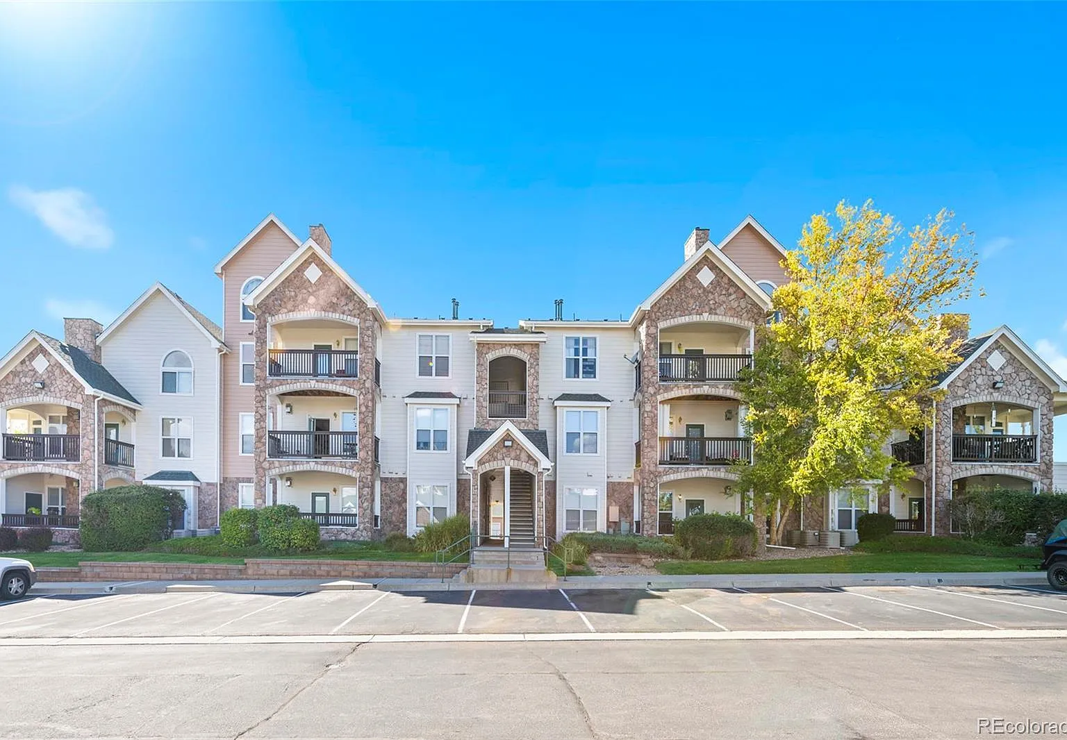 2 bed, 1285 sqft, $2,100 — Photo 1