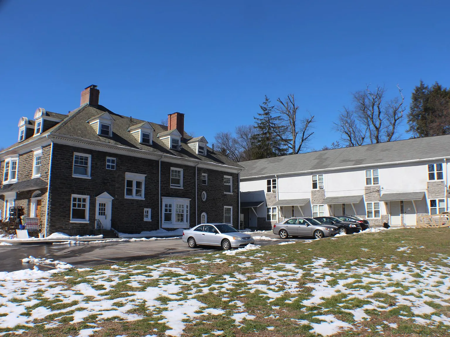 2 bed, 1.5 bath, $1,220 — Photo 1
