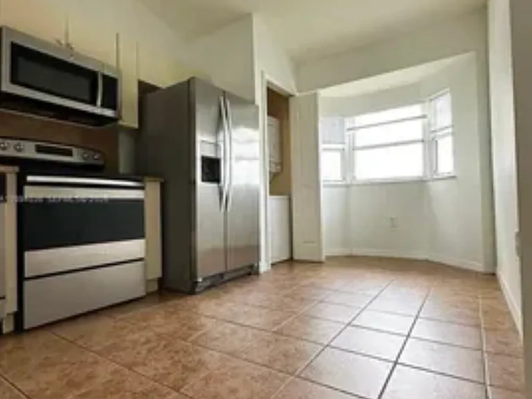 2920 SE 13th Ave #203 — Photo 14
