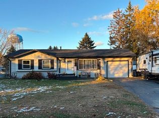 810 Pettit Ct, Machesney Park, IL 61115