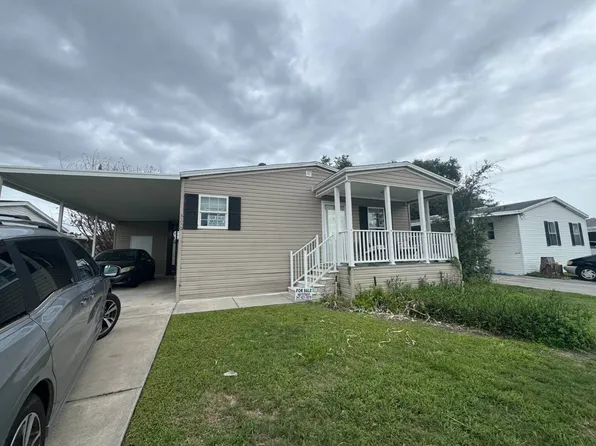 3220 Sunset Oaks Dr, Plant City, FL 33563