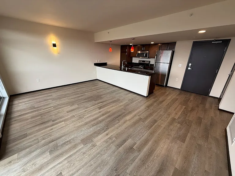 Galaxie High Rise Apartments — Photo 26