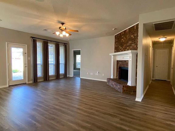 5th image of 4121 Holly Dr