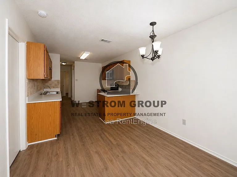 316 Crowe Dr — Photo 8