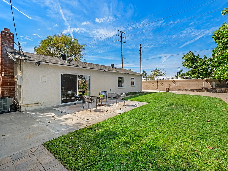 16002 Warren Ln — Photo 51