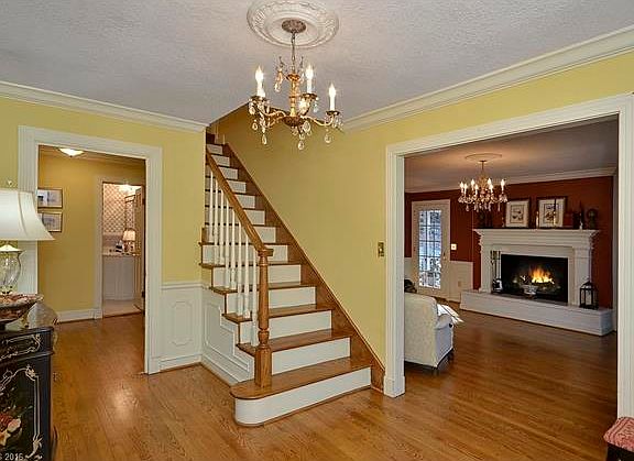 4th image of 233 Dogwood Dr