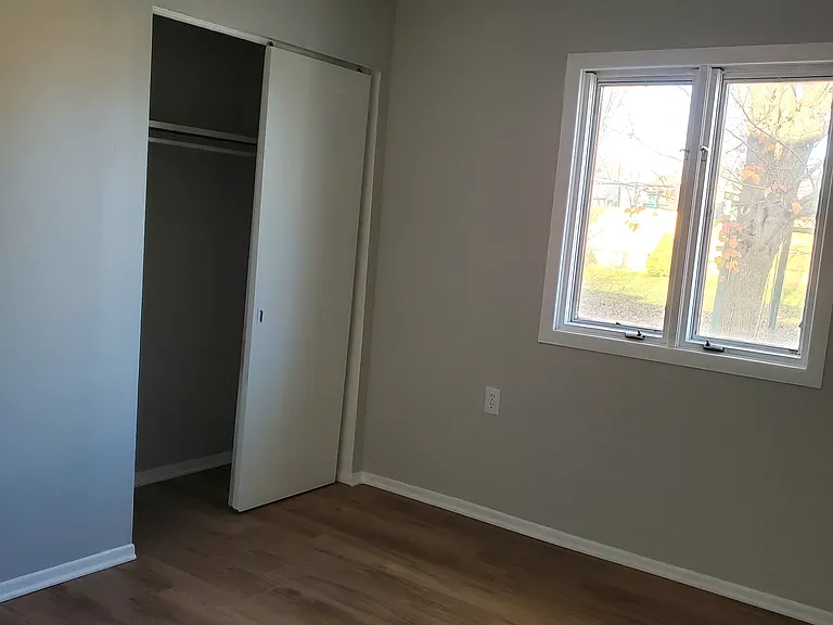 411 Sussex Dr — Photo 19