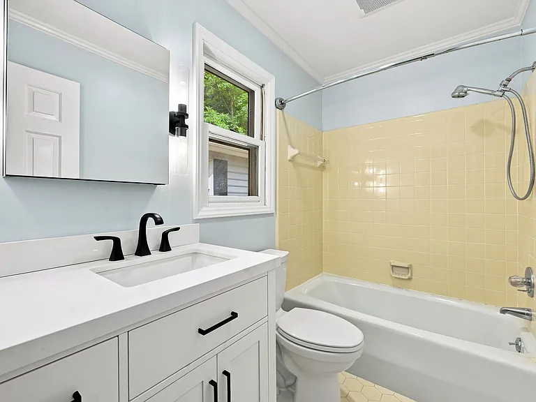 253 Lakeview Dr — Photo 56