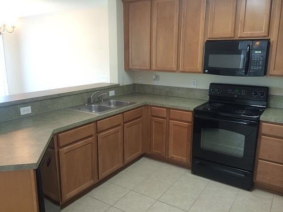 3rd image of 831 S Black Cherry Dr