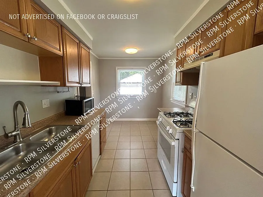 Spacious 3-bedroom — Photo 4