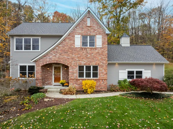 4633 Sundial Dr NE, Grand Rapids, MI 49525