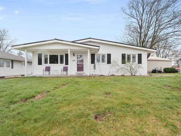 1104 N Long Dr, Syracuse, IN 46567