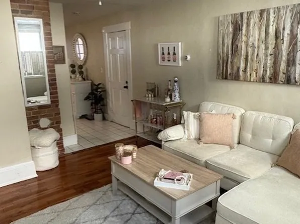 317 Silver St APT 1, Boston, MA 02127