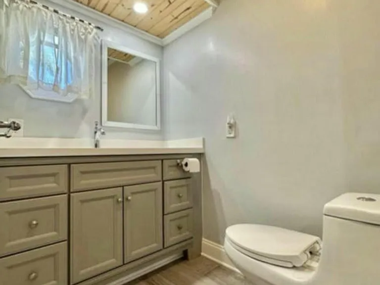 698 Forsyth St #2 — Photo 20