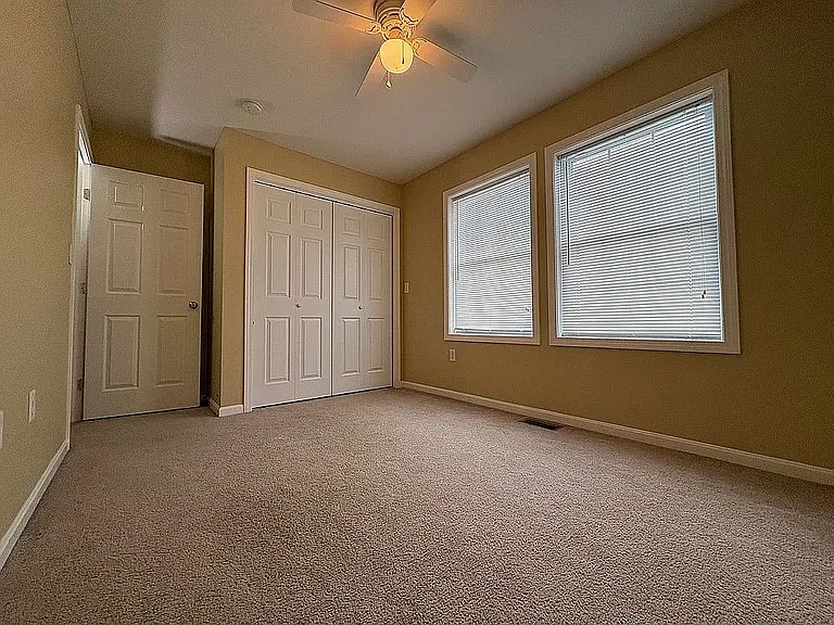 Den/3rd Bedroom