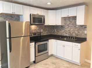 1025-1027 10th St #1027, Huntington, WV 25701