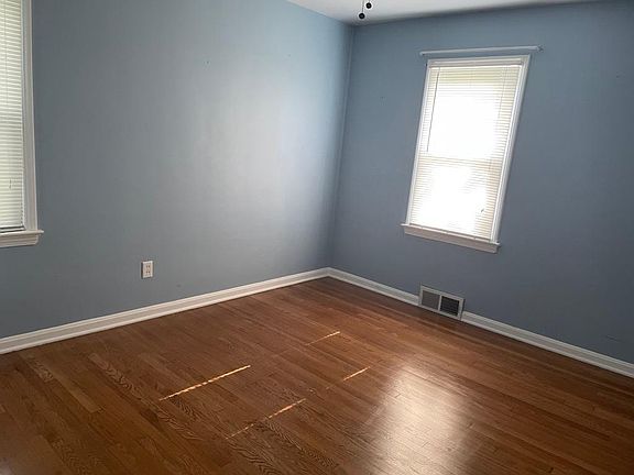 5th image of 1508 Longwood Dr