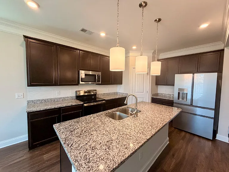628 Colston Ln — Photo 6