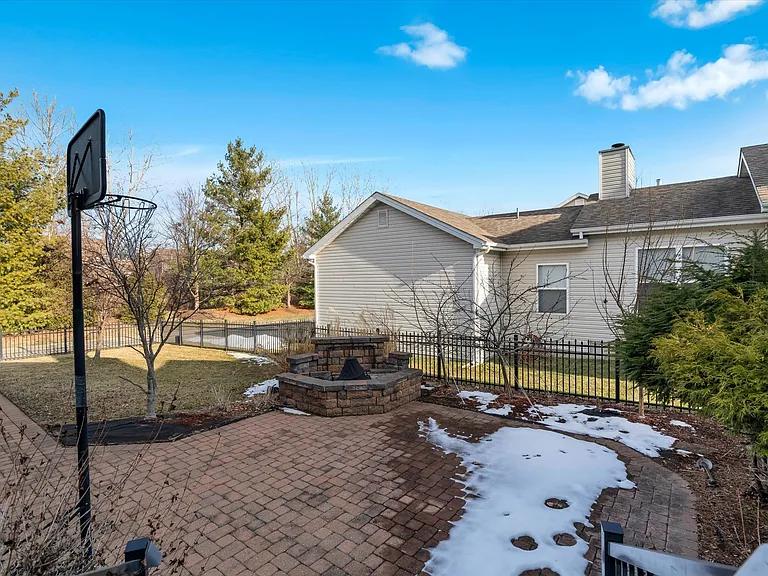 317 Lake Side View Ln — Photo 34