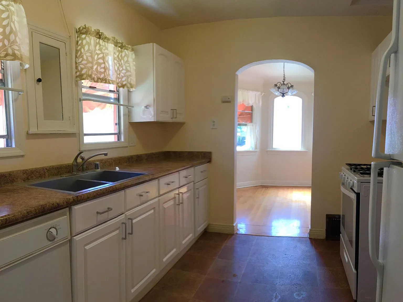 3 bed, 1600 sqft, $3,875 — Photo 4
