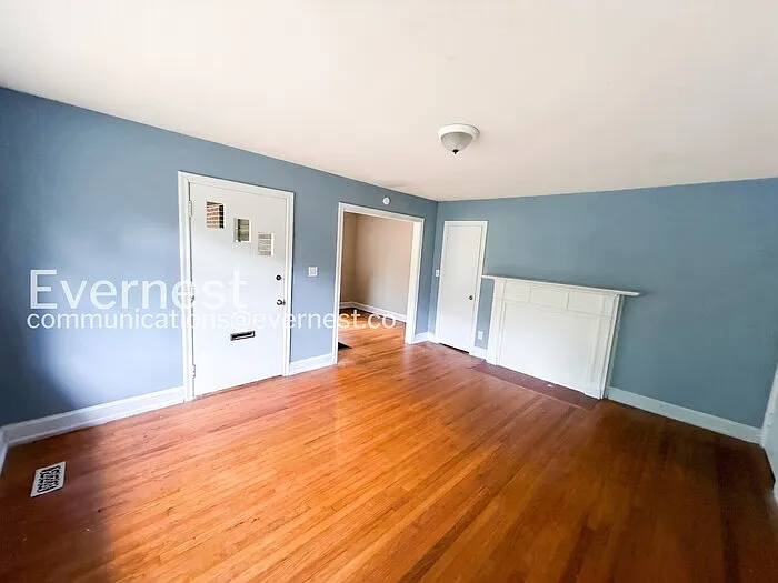 848 Vanderbilt St — Photo 4