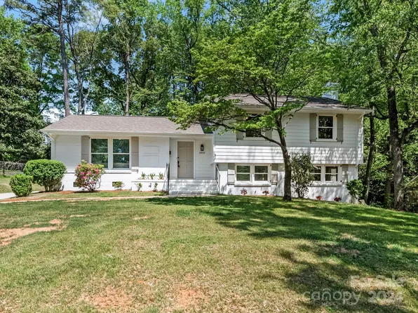 3919 Brookfield Dr, Charlotte, NC 28210