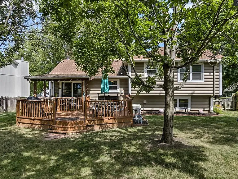 420 SE Onyx Dr — Photo 22