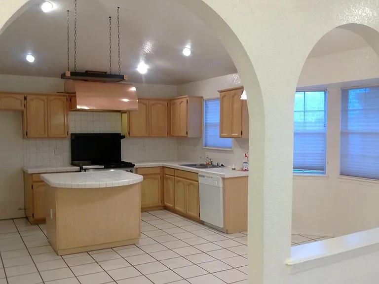 7417 Mission Viejo Dr — Photo 5