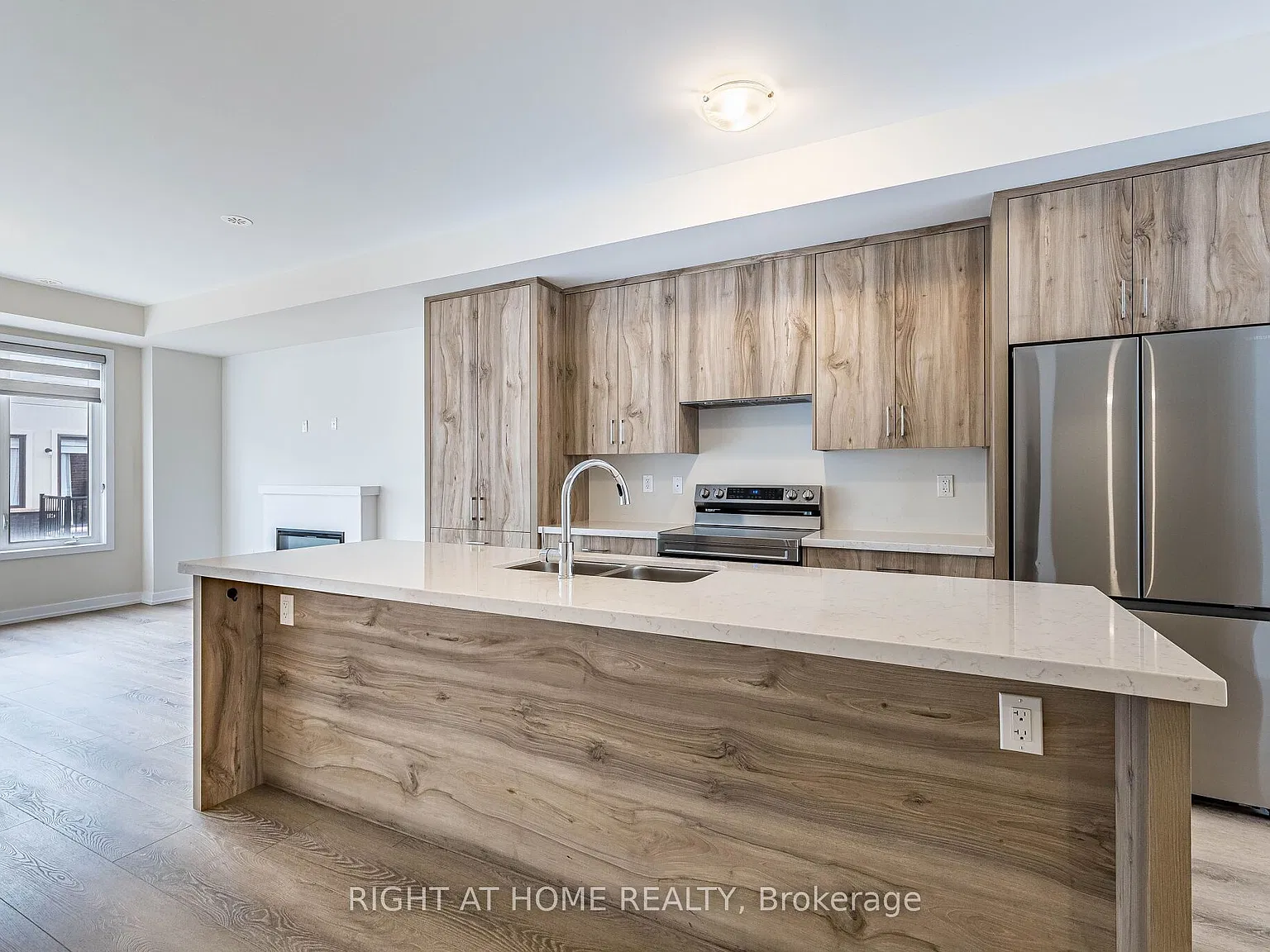 4 bed, $3,800 — Photo 3