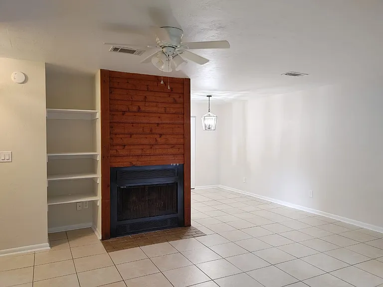 4405 SW 74th Ter #A — Photo 2