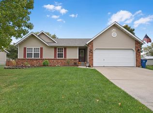 2305 Westchester Dr, Maryville, IL 62062