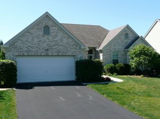 910 Dunham Dr, West Chicago, IL 60185