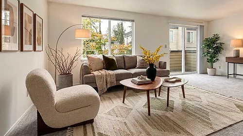 18100 15th Ave NE Photo 1