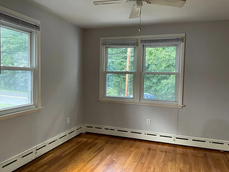 278 N Elm St — Photo 8