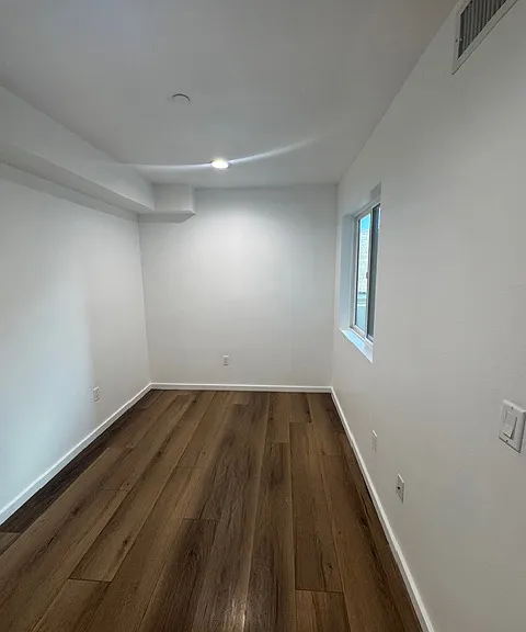 325 N Fickett St — Photo 7