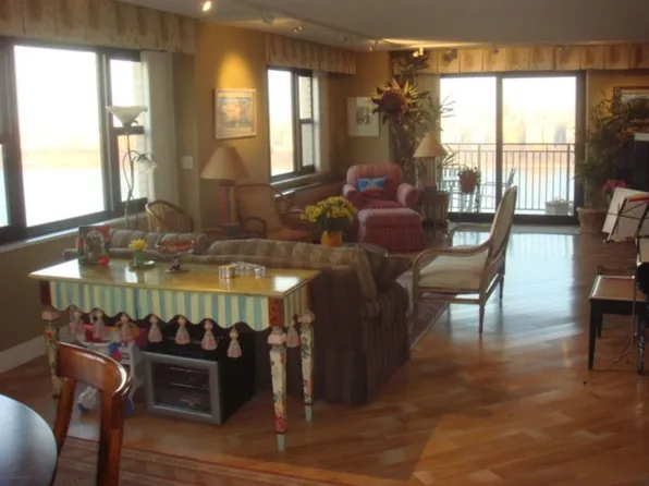 7855 Boulevard E, North Bergen, NJ 07047