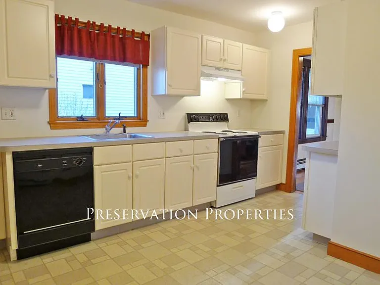 4 Derby Rd #1 — Photo 6