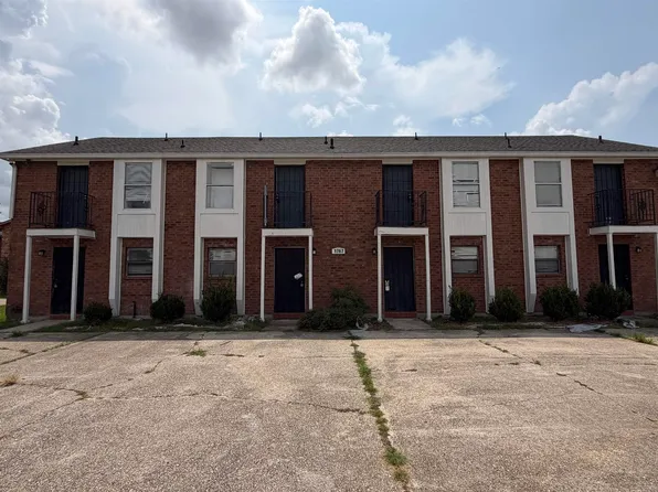 1767 Port Dr, Baton Rouge, LA 70820