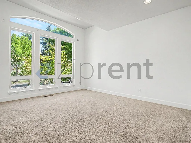 6138 SE Thornapple St — Photo 9