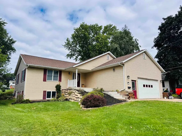 308 S Lindsey St, Dodgeville, WI 53533