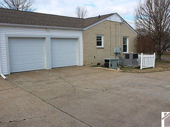 3rd image of 1207 Sunnyside Dr