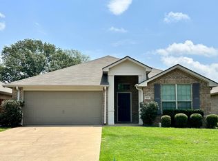 5924 Pine Cone Ln, Tyler, TX 75707