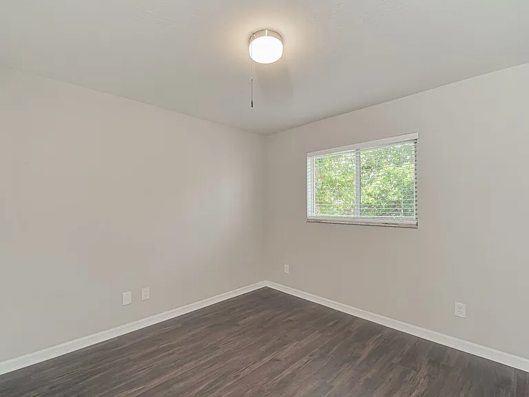 1726 SW 22nd St — Photo 13