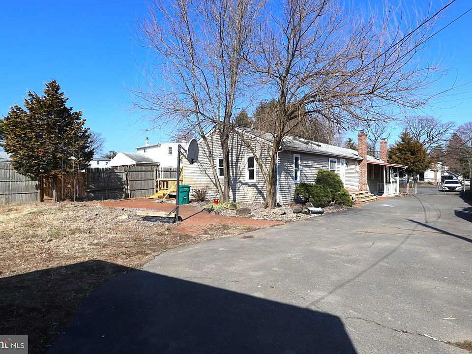 1st image of 1821 Edgely Rd