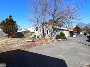 1821 Edgely Rd, Levittown, PA 19057