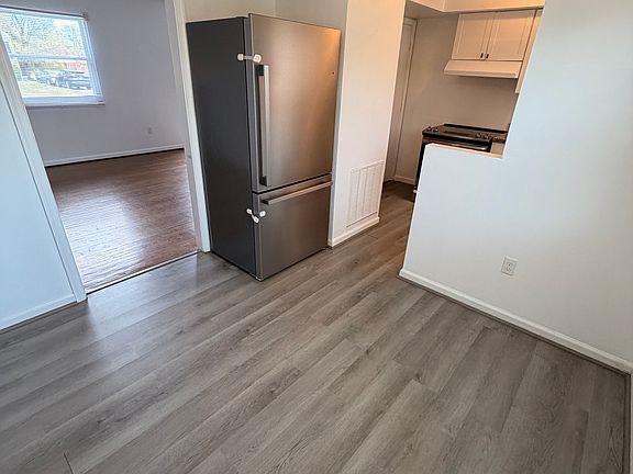 4th image of 137 Princeton Cir NE #2