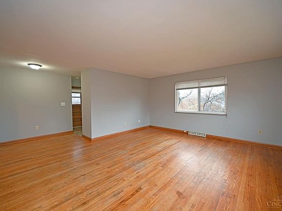 3rd image of 701 Orchard St